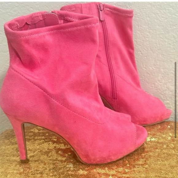 Hot Pink Bootie side zipper 5in heel size 8 wide - Picture 6 of 7